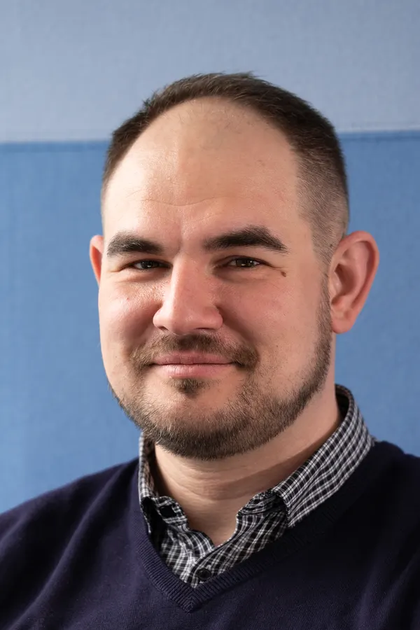 Portrait of Roman Sereinig, founder of Audioneering.